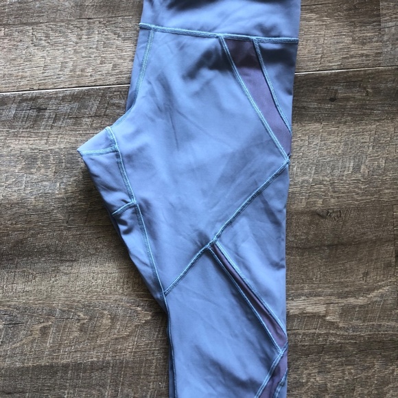 Lululemon Cropped Slate Blue Mesh Leggings - Picture 2 of 3